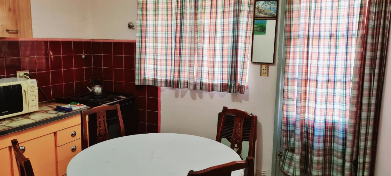 Casa Familiar - Garage - Tv - Wifi - 2 - Living-comedor - Cocina - Lavadero - Patio Con Parrilla - Сasa de vacaciones